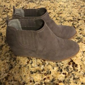 DV8 by Dolce Vita Bria Wedge Bootie